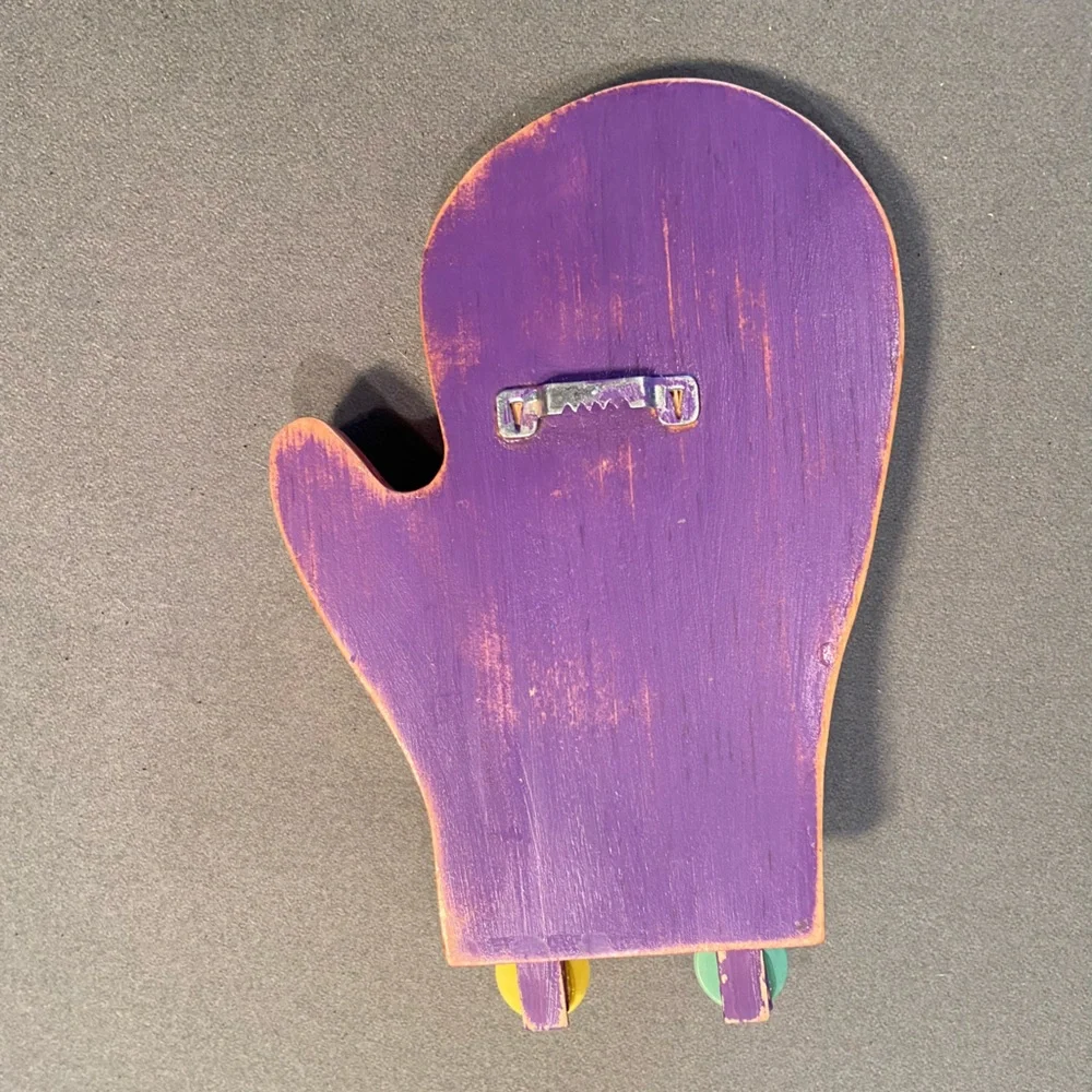 Children’s Mitten Holder,‎ 3 Little Kittens, wall hook, purple, buttons